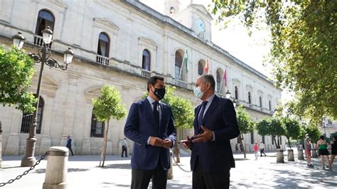 Juanma Moreno anuncia que él y Casado están de acuerdo en que Sanz