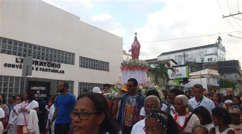 Católicos participam da Festa do Sagrado Coração de Jesus em Valença