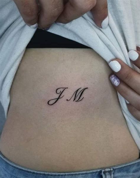 30 Elegant Initial Tattoos You Can Copy | Xuzinuo