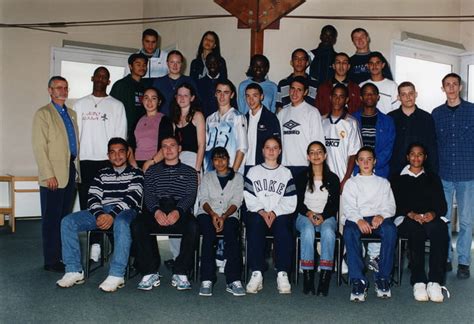 Photo De Classe 1ere Stt Cg De 2001 Lycée De La Plaine De Neauphle