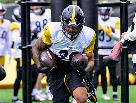 Steelers RB Jaylen Warren Unexpectedly Inactive vs. Vikings
