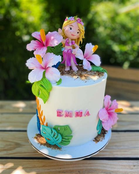 50 Spectacular Hawaiian Theme Cake Ideas