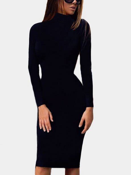 Vestido Negro Con Cuello Alto Estilo Y Belleza