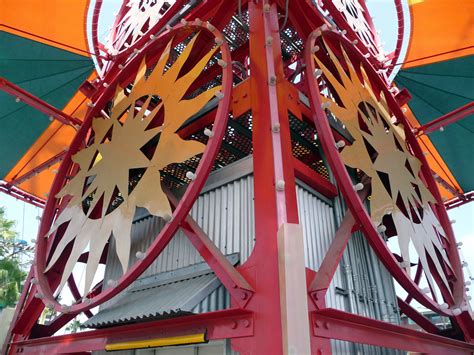 Golden Zephyr Detail Disney S California Adventure Park Di Flickr