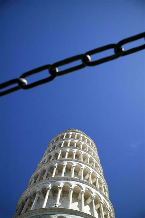 The leaning tower of Pisa 27089179 Stock Photo at Vecteezy