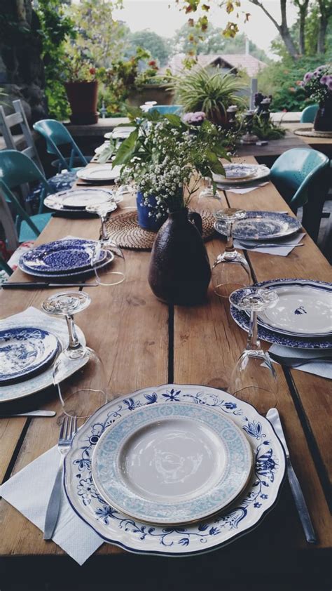 Mix And Match Blue And White Plates Mismatched Table Setting White