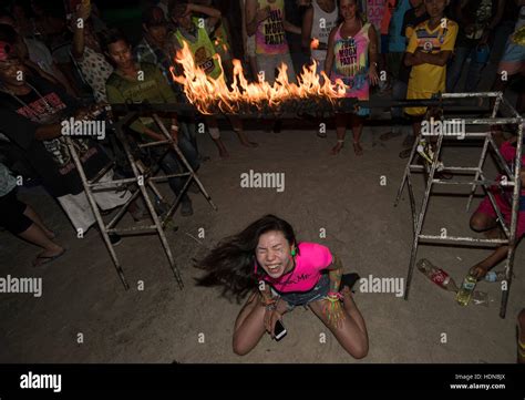 Limbo dance hi-res stock photography and images - Alamy