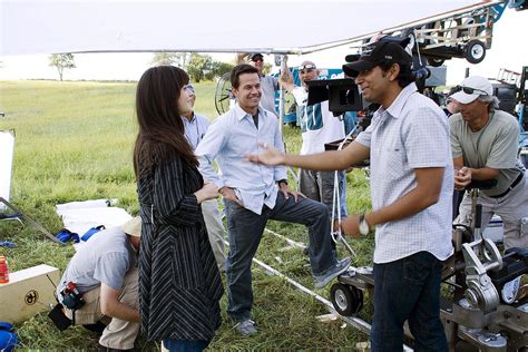 Behind The Scenes of The Happening - Mark Wahlberg Photo (25025274 ...