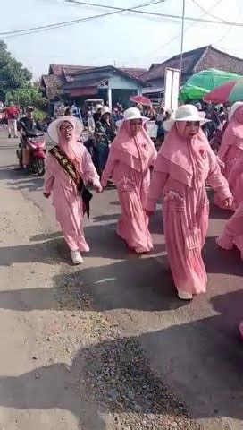 Lomba Gerak Jalan Ibu Ibu Hijab Keren Fatayat NU HUT RI 78 YouTube