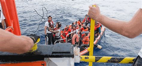 Oltre Mila Migranti Salvati In Mare In Poche Ore Nove Sono Morti