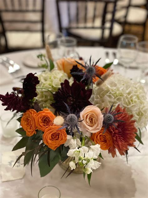 Fall Wedding Flowers at The Round Barn - Floral Artistry