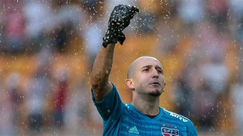 Spfc Goleiro Campe O Da Copinha Renova Contrato O S O Paulo At