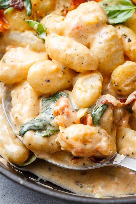 Potato Gnocchi In Bacon Spinach Cream Sauce — Eatwell101