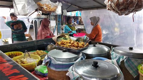 Bubur Tumpang Ini Dijual Di Atas Mobil Pick Up Tapi Pembelinya Selalu