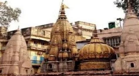 Police Deployed At Kashi Vishwanath Dham To Wear Dhotis