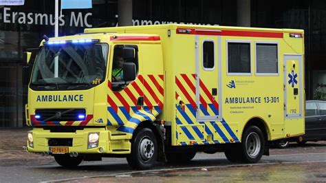 Mobiele Intensive Care Unit Van De Ambulance Amsterdam