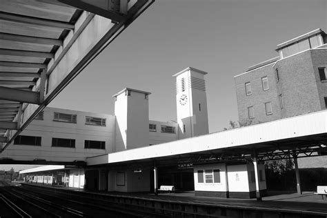 Surbiton Railway Station Surrey A Modernist Masterpiece Flickr