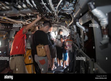 Interior marine corps v 22 osprey hi-res stock photography and images ...