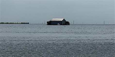 Return of California's Tulare Lake floods farms, threatens way of life ...