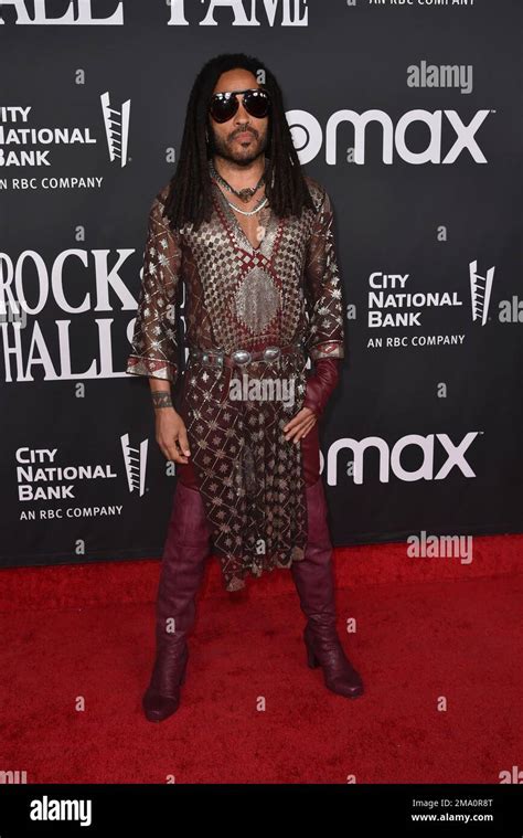 Lenny Kravitz arrives at the Rock & Roll Hall of Fame Induction ...