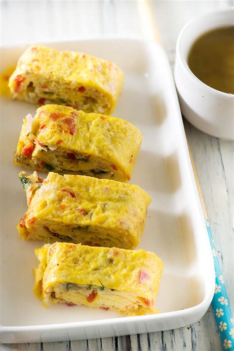 Vegetable Omellete roll Recipe - Tamagoyakii korean egg roll