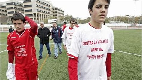 Sale Del Hospital El árbitro De 17 Años Que Perdió El Bazo Tras Ser Agredido