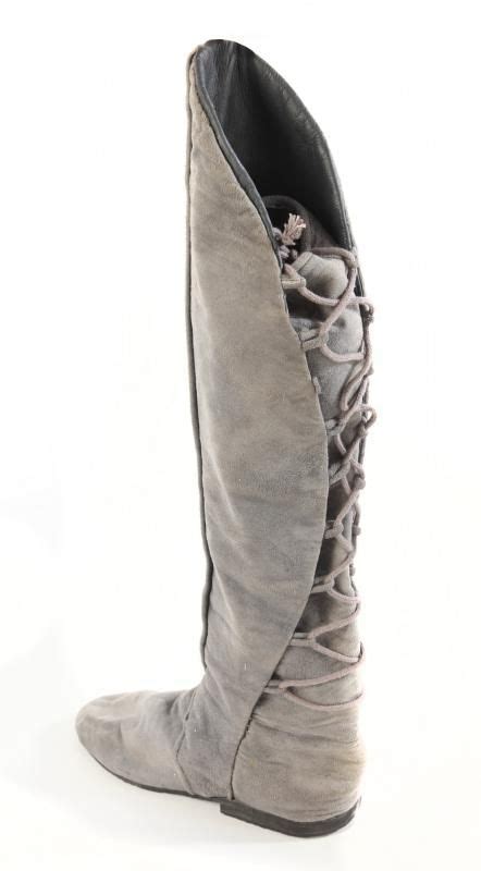 Liv tyler arwen costume boots – Artofit