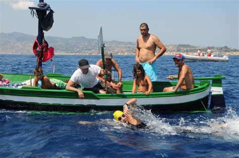 Reggio Successo Per La Traversata Dello Stretto Foto