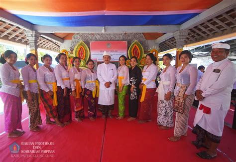 Pemkab Pj Bupati Klungkung Menghadiri Pasobyahan Lan Pamasupatian