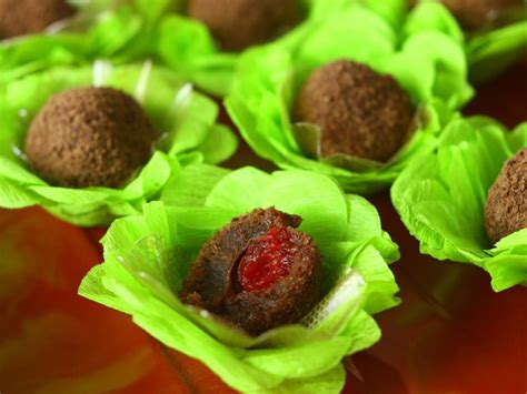 Docinhos Que Valem Por Um Presente Brigadeiro Recheado Receitas