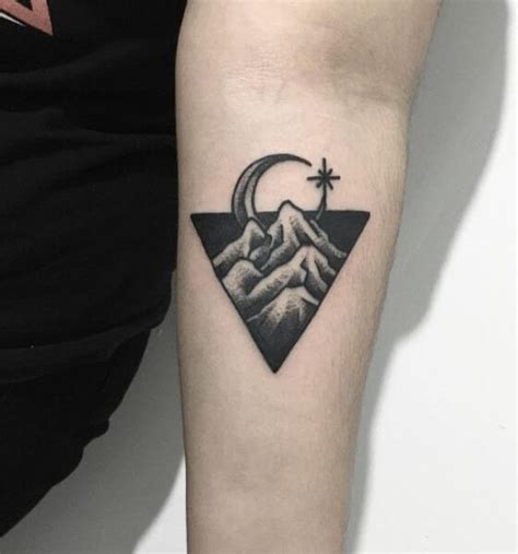 25 Best Blackwork Tattoo Ideas And Their Meaning In 2024