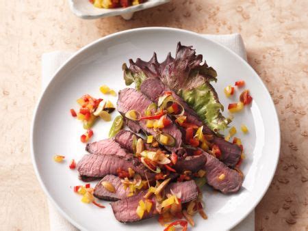 Steaksalat Mit Paprika Mandel Salsa Rezept EAT SMARTER