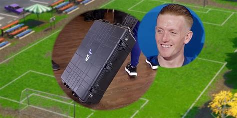 World Cup Goalkeeper Has Gaming Rig Shipped to Qatar to Play Fortnite