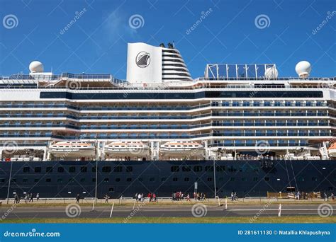 Riga Latvia De Junho De Navio De Cruzeiro Moderno No Porto