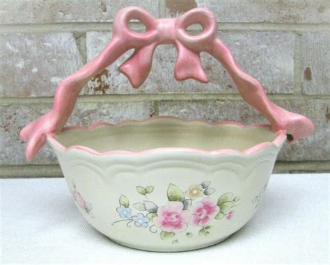 Pfaltzgraff Tea Rose Sculpted Fruit Basket Ribbon Handle Excellent