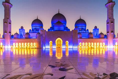 Visit the Sheikh Zayed Mosque (Sheikh Zayed Mosque in Abu Dhabi ...