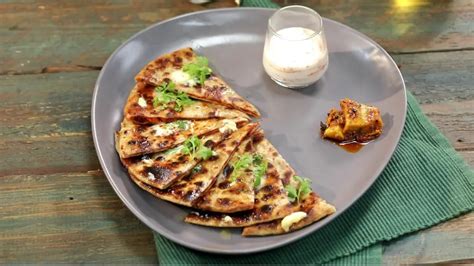 Quick And Easy Homemade Chicken Tikka Paratha Recipe