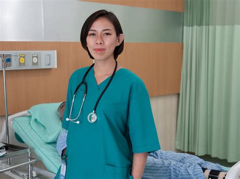 Average Registered Nurse Hourly Pay in Edmonton, Alberta 4