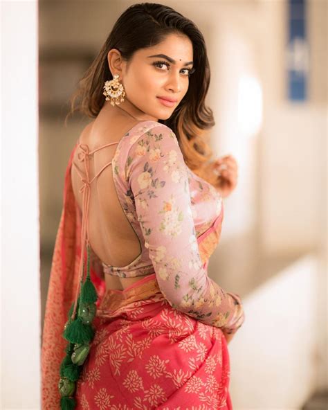 கலயலய சம ஹட படட படட ஷவன Actress Shivani Narayanan Morning Hot Photos