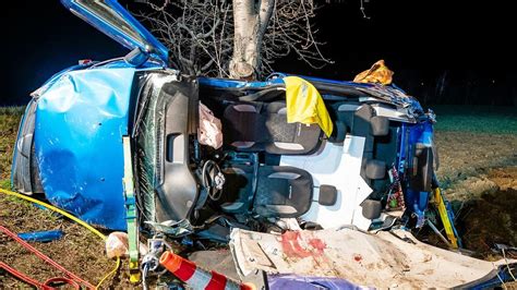 Betrunkener Transporterfahrer Kracht Bei Weimar Frontal In Auto