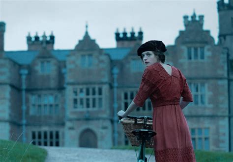 A First Look At Netflix’s Ravishing, Emma Corrin-Led ‘Lady Chatterley’s ...