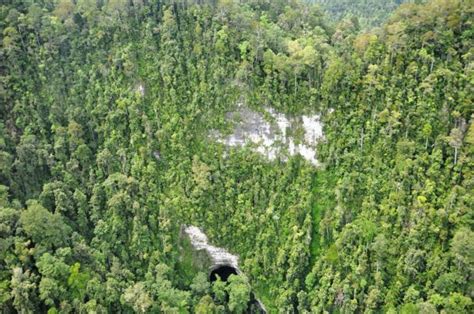 Taman Nasional Aketajawe Lolobata Surga Halmahera