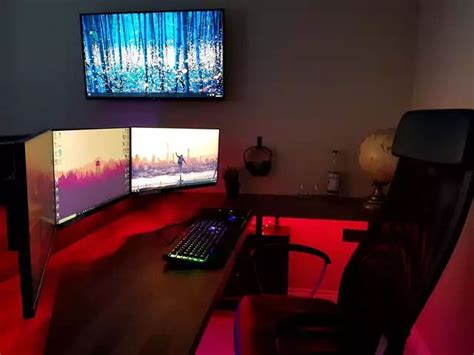 His And Hers Triple Monitor Battlestations Battlestation Gamer