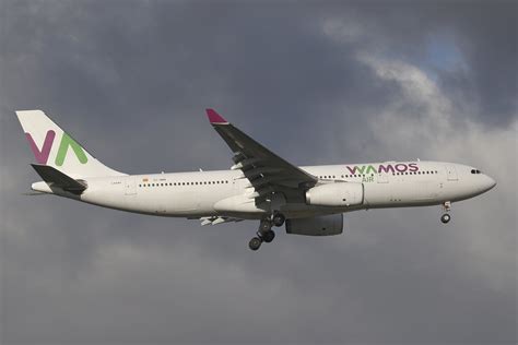 EC NBN Wamos Air Air New Zealand All Airbus A330 243 Lloyd