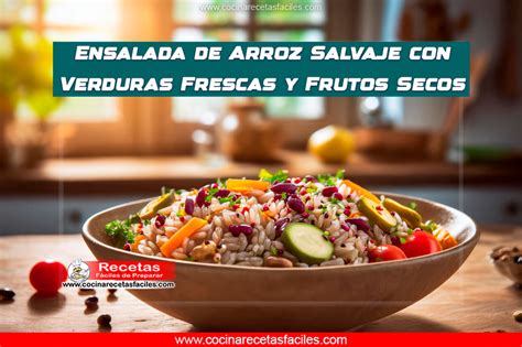 Ensalada De Arroz Salvaje Con Verduras Frescas Y Frutos Secos