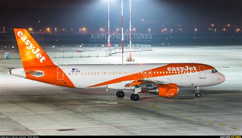 Oe Icn Easyjet Europe Airbus A At Krak W John Paul Ii Intl