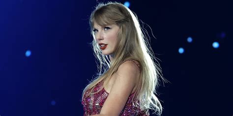 Taylor Swift Gives World Premiere Of ‘karma Remix Music Video During