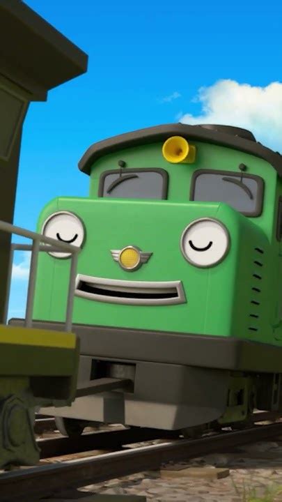 Сильный трактор перемещает камни #Shorts #Titipo #Титипо - YouTube