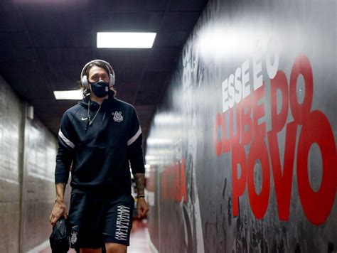 Cássio recebe o terceiro amarelo e desfalca o Corinthians contra a