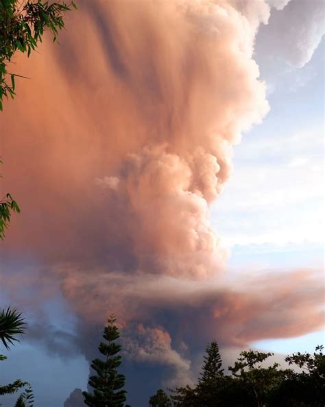 Photos Showing How Terrifying The Recent Volcanic Eruption In The